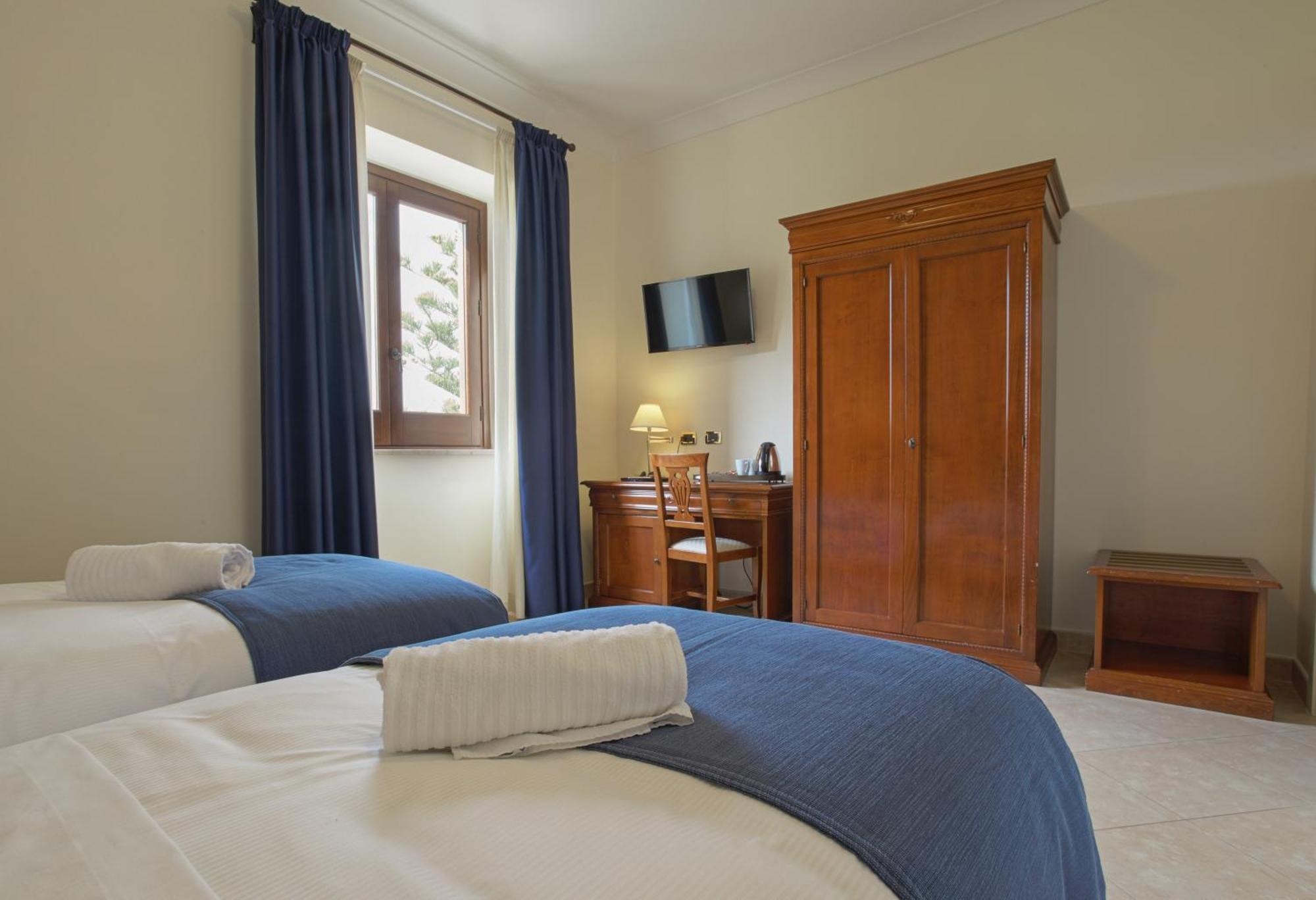 Standard Double or Twin Room,396861429:JPEG